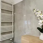 Luxury * ワルシャワ